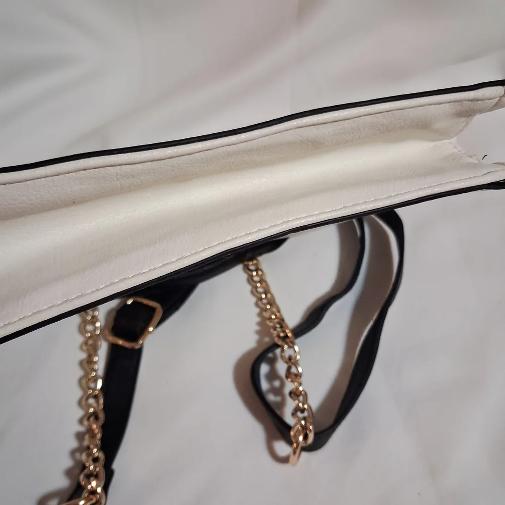 Harry Potter Hogwarts Letter Crossbody Bag Cream Envelope Style Chain Strap‎